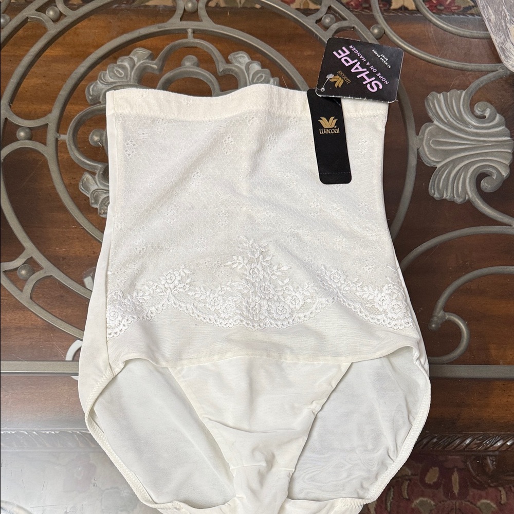 Wacoal  Cream High-Waisted Shapewear Small